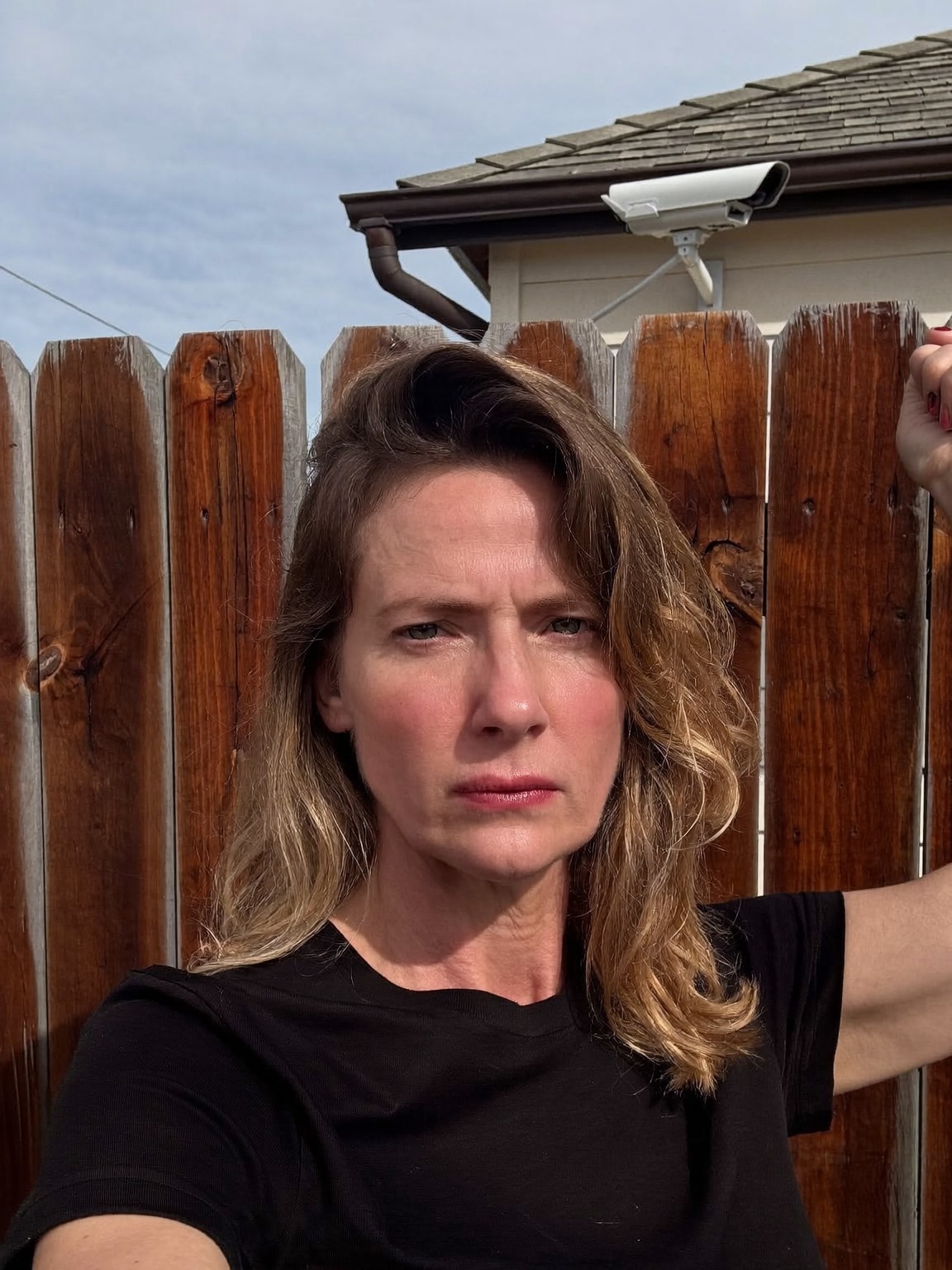Brilliant Backyard Acting Performance Forces Intrusive Neighbors To Move Away Permanently